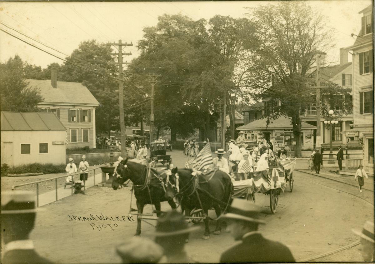 A parade going through Wallingford Square, Kittery, in 1948